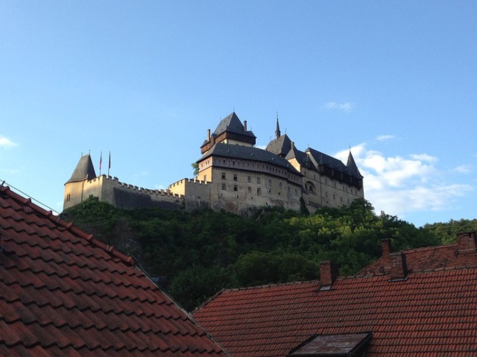 Hrad sloužil jako pokladnice korunovačních klenotů.