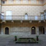 Hrad Houska se nachází nedaleko České Lípy ve východní části kokořínských lesů.