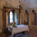 Spoustu senzibilů a parapsychologů potvrdilo, že na hradě Houska je něco děsivého a za jeho zdmi se skrývá hrůzostrašné tajemství.