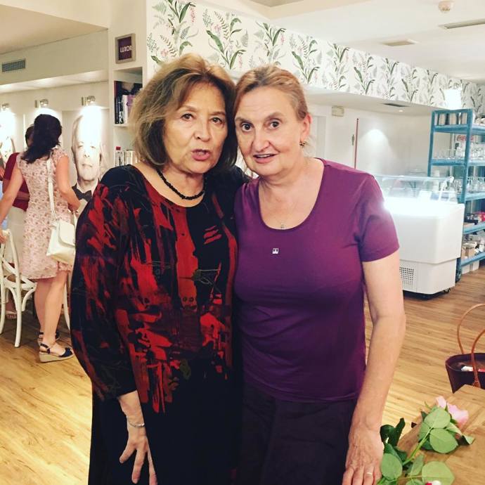 Eva je známá tím, že sleduje trendy a nyní propadla kouzlu jógy, zdravé stravy a otužování.