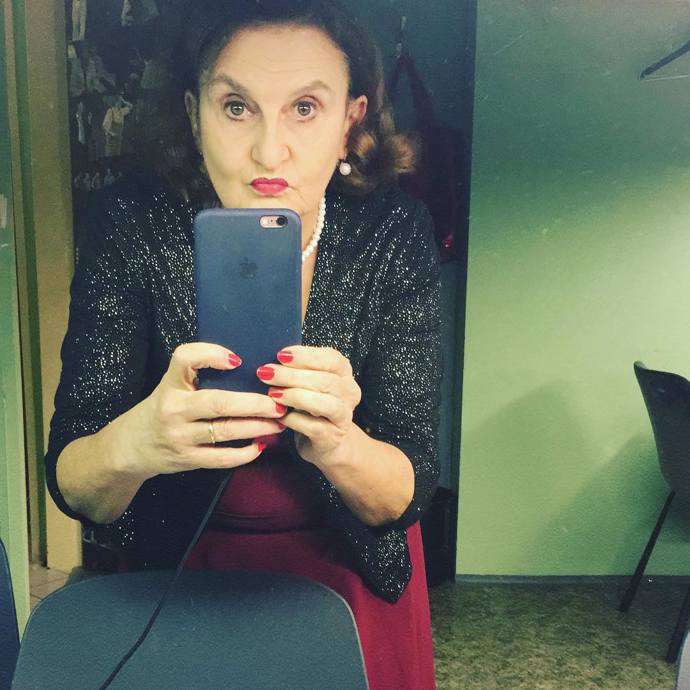 Dne 15. února 2014 vstoupila do Liberálně ekologické strany, na jejím ustavujícím sněmu vystoupila s projevem, jímž se vymezila proti „Lukoilu na Pražském hradě“.