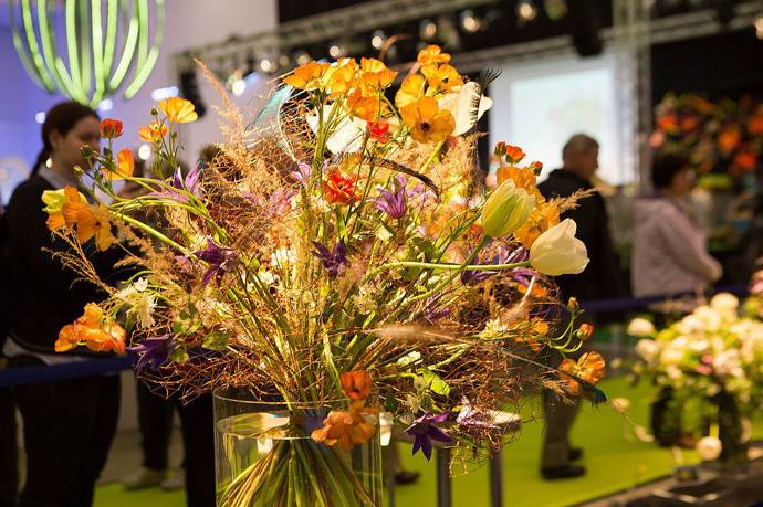 Členové odborného svazu Německých floristů budou po celou dobu veletrhu vázat čerstvé květiny přímo před očima návštěvníků a tvořit nádherné kytice