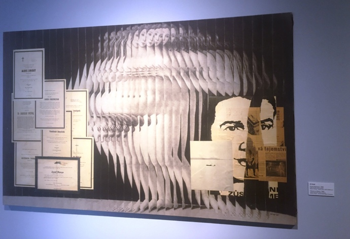 Mimořádná koláž Jiřího Koláře Pocta Palachovi je použita i na plakátech výstavy.