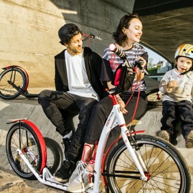 Nezapomínejte na ochranné prostředky, u dětí by měla být helma samozřejmostí, jezdit by bez ní ale neměly ani dospělí