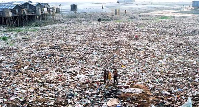 Karáčí v Pákistánu je jedna velká skládka.