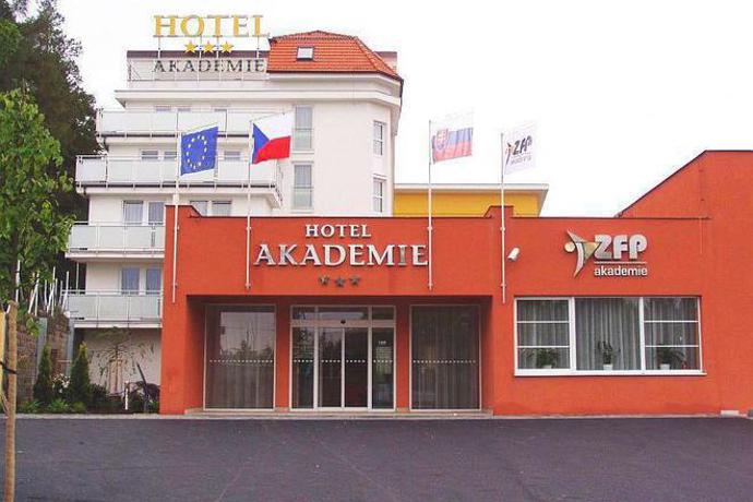 Hotel Naháč v údolí řeky Sázavy má připravený program pro děti i dospělé.