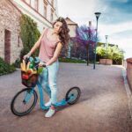 Na koloběžce můžete třeba jezdit na nákupy