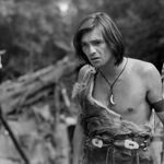 V TV filmu Osada havranů (1977)