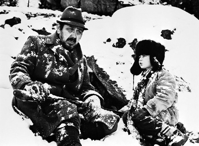 S Gustávem Valachem ve filmu Za trnkovým keřem (1980).