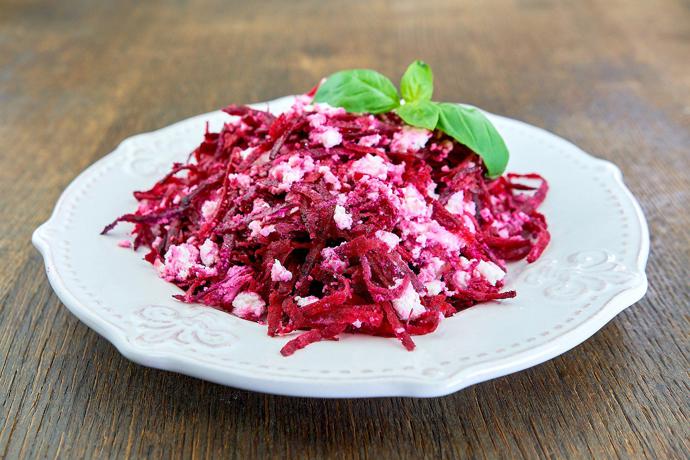 Vitamínovou bombou je i červená řepa s kozím sýrem