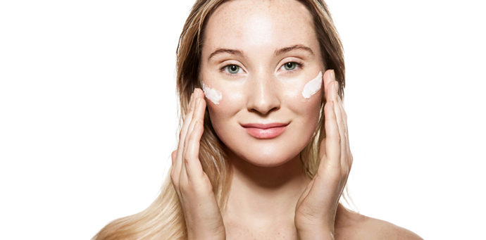 Jarní sluníčko je zákeřné, dbejte o ochranu své pleti.