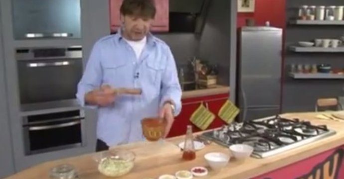 Jirka připravuje vyprošťovák, který se se musí nechat čtyři dny uležet