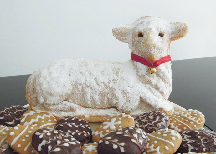 Beránek nebo perníčky k Velikonocům patří. Ideálně velikonoční produkty slaďte medem - vyzkoušen mají v rodinné farmě Pleva