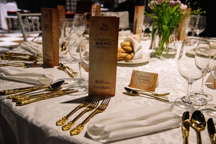 Menu pro cestující 1. třídy.