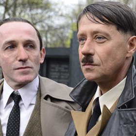 Skvěle se hodil na roli Adolfa Hitlera