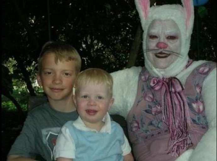 Je libo fotku s velikonočním sériovým vrahem?