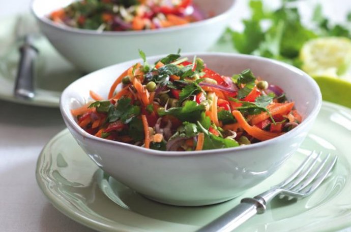 Asijský salát s mrkví a paprikou