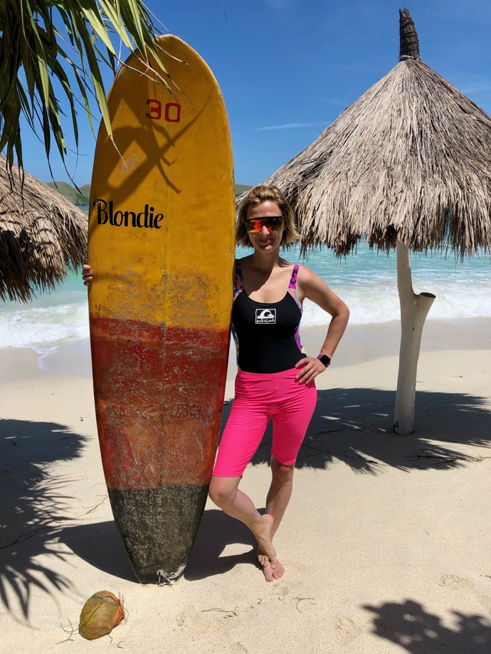 Bára na Bali surfovala i jezdila na skejtu