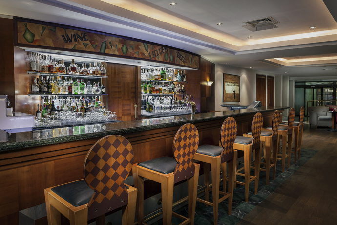 Oslavit sváteční čas můžete jarním koktejlem na narozeninách Rudolfa Jelínka