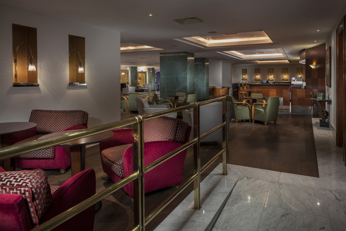 Interiér Be Bop baru, kde poteče proudem slivovice