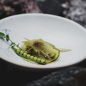 Hrášek je tradiční jarní zeleninou.