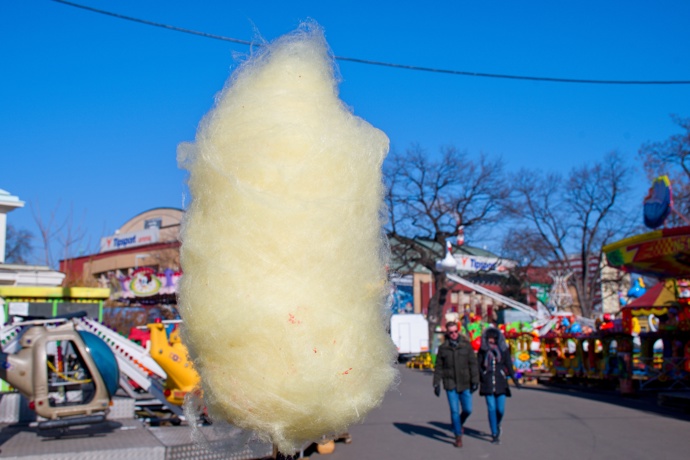 Cukrová vata k Matějské pouti neodmyslitelně patří