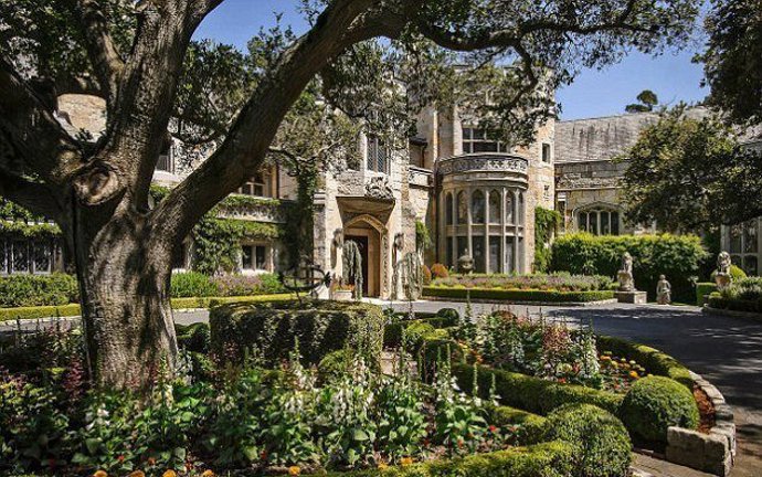 Hillsborough, Kalifornie, 28,8 milionu USD.