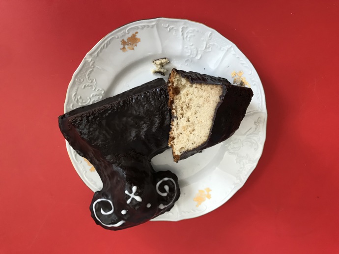 Chuť a konzistence 4 - nejhezčí beránek tady úplně propadl. Byl suchý, bez chuti, hrozně se drobil, deklarované ořechy nebyly na chuti vůbec poznat. Dobrá ale byla poleva.