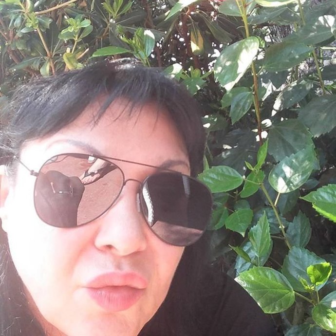 Dáda ráda fotí selfie.