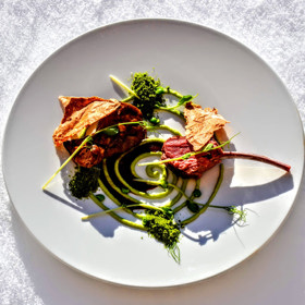 Na Moravě i v Posázaví si pochutnáte na lahodném jehněčím