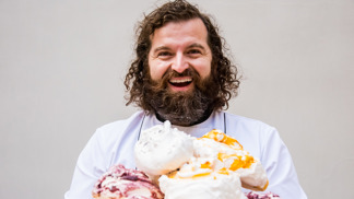 Josef Maršálek je mistr přes svatební dorty i jiné dezerty.