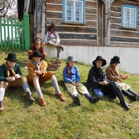 Chlapci koledníci v Kouřimi