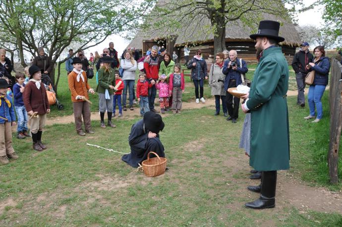 Podívejte se, jak to dříve na vesnicích o velikonočních svátcích chodilo