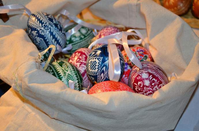 Krásné tradiční kraslice můžete také vidět ve skanzenu v Kouřimi