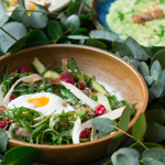 Zelený a bílý chřest, maliny, křupavé prosciutto, zastřené vejce 