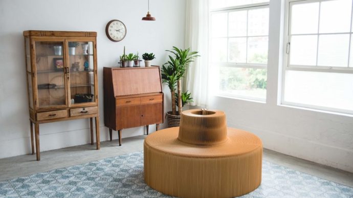 Z papíru se dají vyrobit velmi zajímavé kousky nábytku