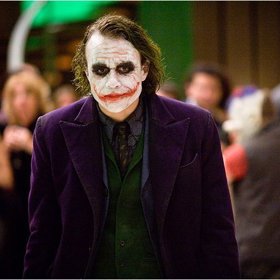 Make up si dělal sám a kostým si také navrhl sám