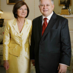 Lech Kaczyński  s manželkou, která taktéž při letecké nehodě zahynula.