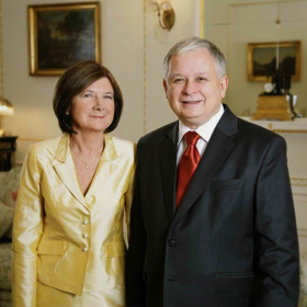 Lech Kaczyński s manželkou, která taktéž při letecké nehodě zahynula.