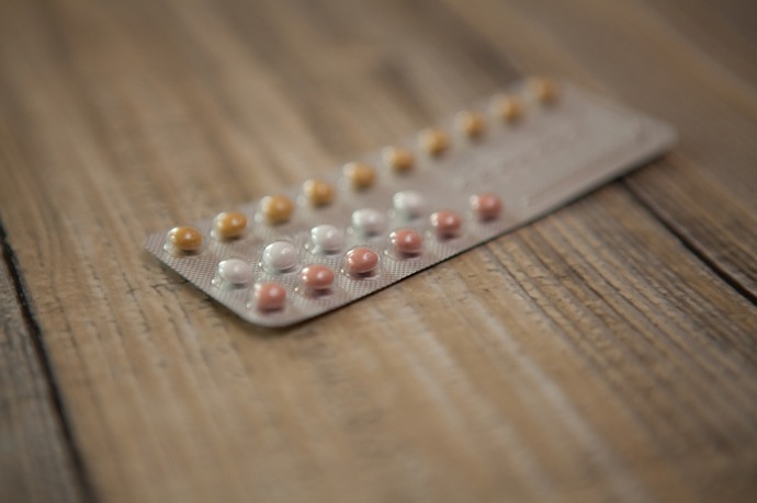 Řešením aknózní pleti může být i užívání hormonální antikoncepce