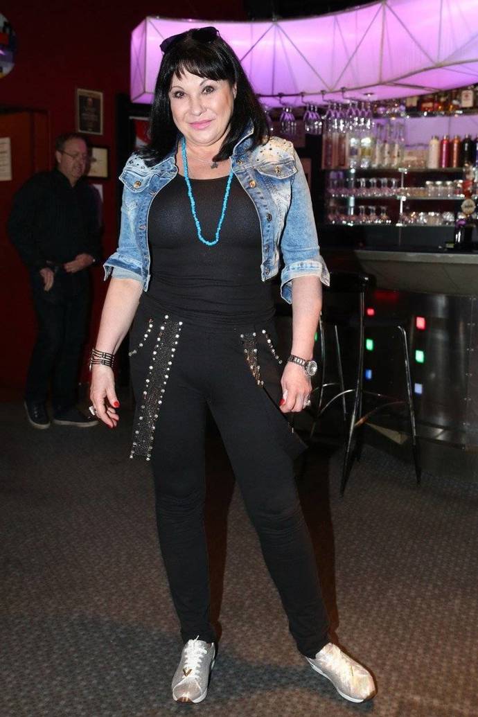 Velikonoční pečení je zábavou pro celou rodinu.