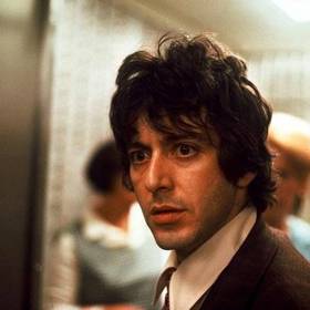 Psí odpoledne, Al Pacino zde hraje zoufalce, který chce vyloupit banku.