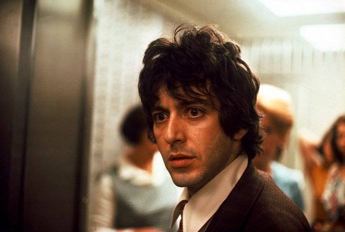 Psí odpoledne, Al Pacino zde hraje zoufalce, který chce vyloupit banku.