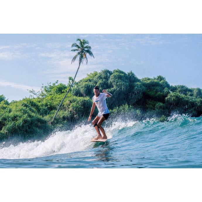 Vlny na Srí Lance jsou skvělé jak pro začátečníky, tak pro profíky.