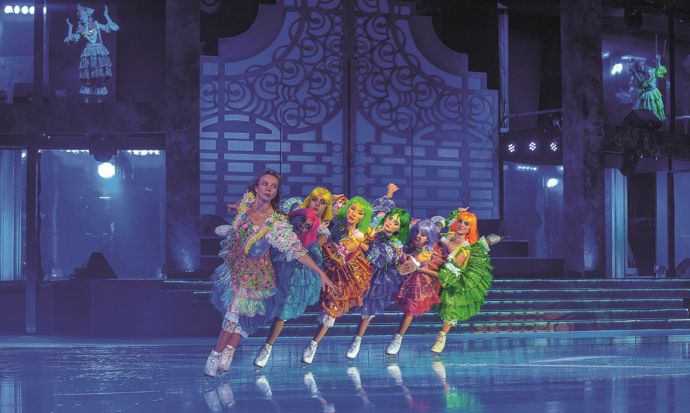 Pestré kostýmy jsou samozřejmostí