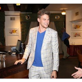 Vojta Dyk sleduje módní trendy.