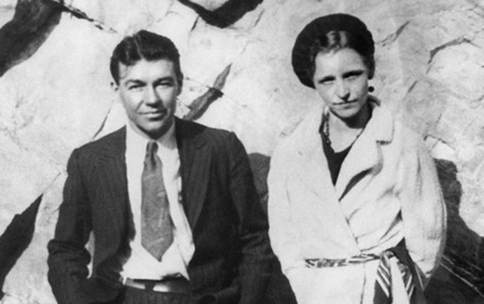 Bonnie a Clyde - duo legendárních lupičů.