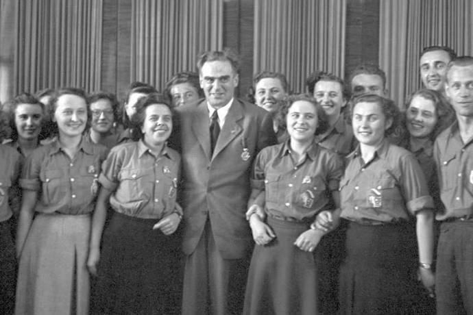 24. 4. 1949 byla založena Pionýrská organizace Československého svazu mládeže.