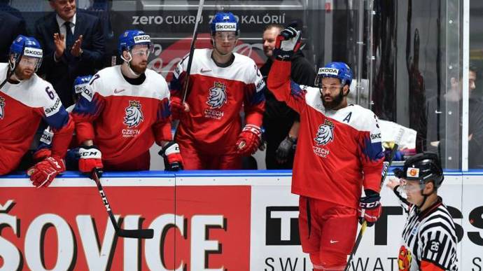 Mistrovství světa v ledním hokeji je v plném proudu.