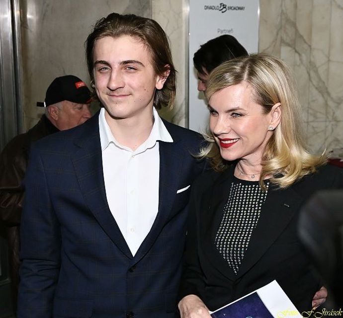 Leona je pyšná máma.